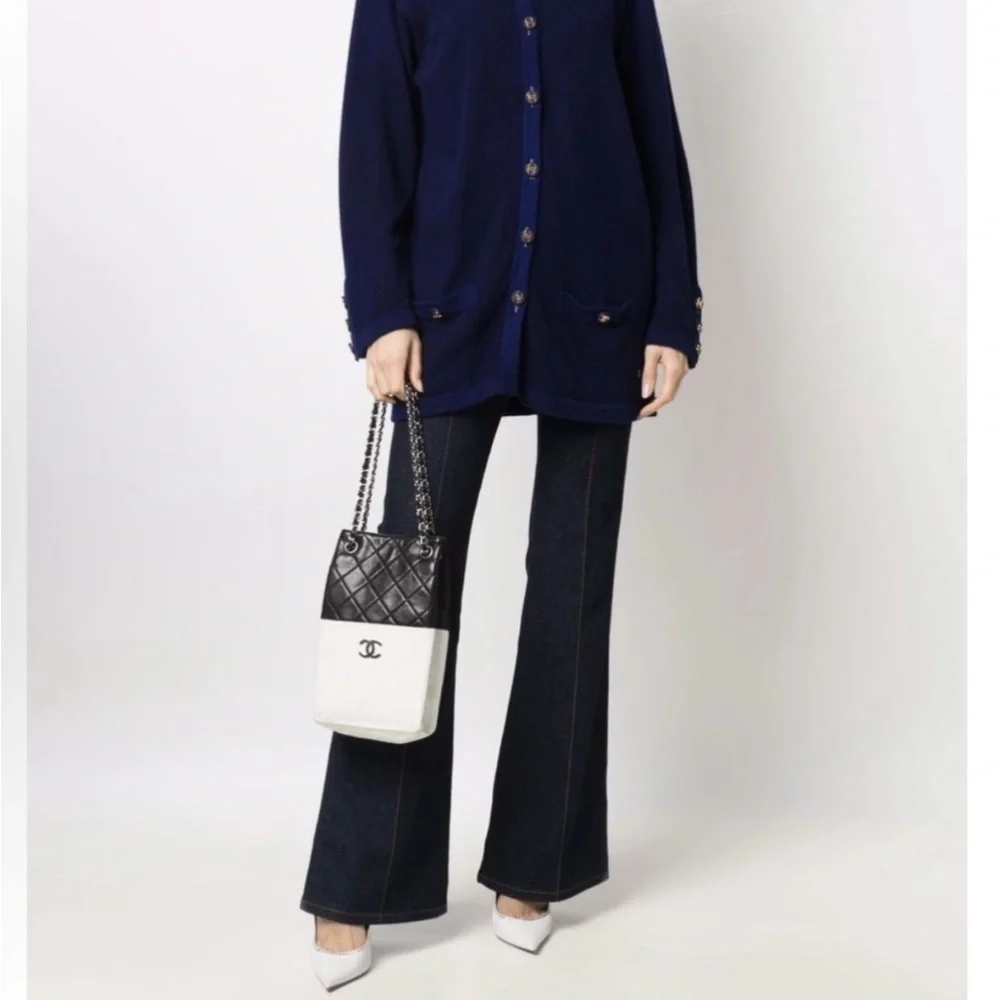 Chanel Black/White Bag - Picture 6 of 7